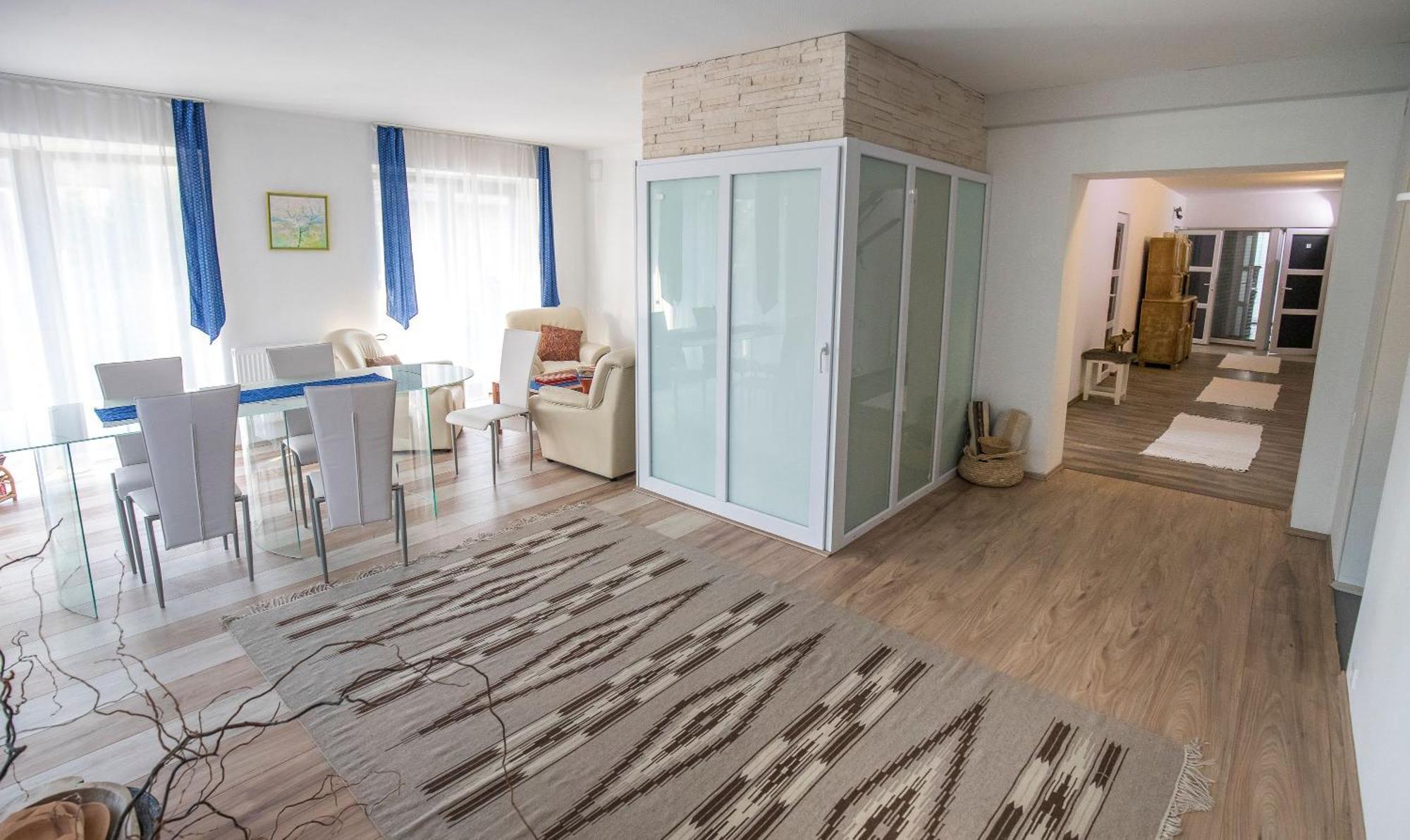 Villa Vamus Vendeg- Es Rendezvenyhaz Vamosszabadi Luaran gambar