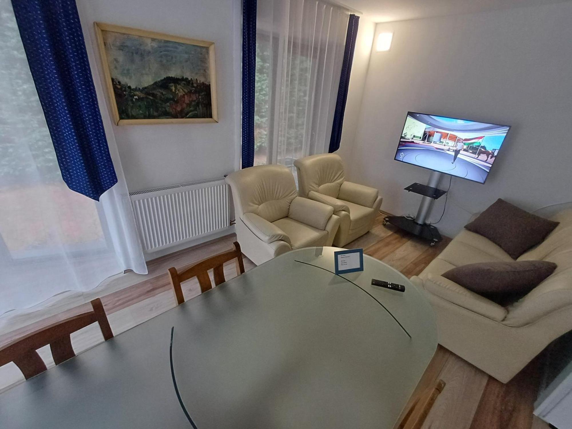 Villa Vamus Vendeg- Es Rendezvenyhaz Vamosszabadi Luaran gambar
